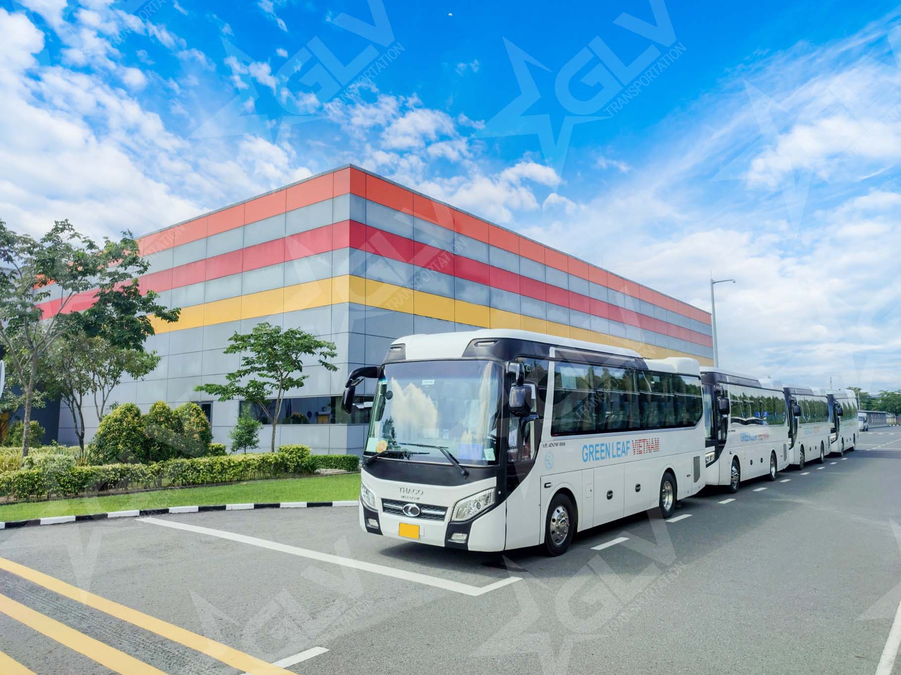 Cho thuê xe 29-34 chỗ Thaco