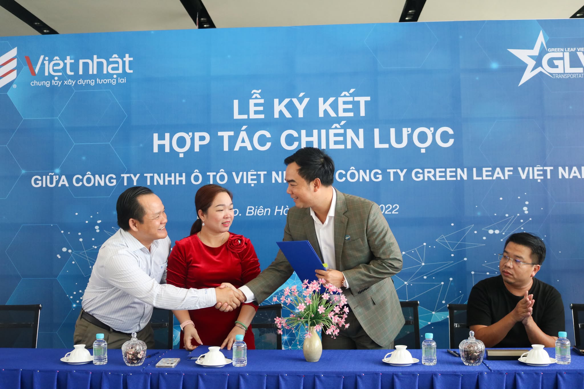 Hợp đồng tháng giúp doanh nghiệp có xe và tài xế cố định, phục vụ Thứ Hai đến Thứ Bảy theo số km đã thống nhất